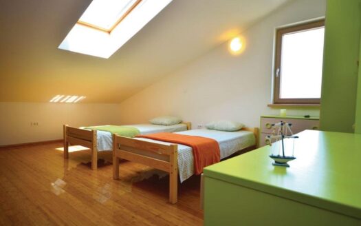 PREKRASAN APARTMAN NA OTOKU UGLJANU – KALI